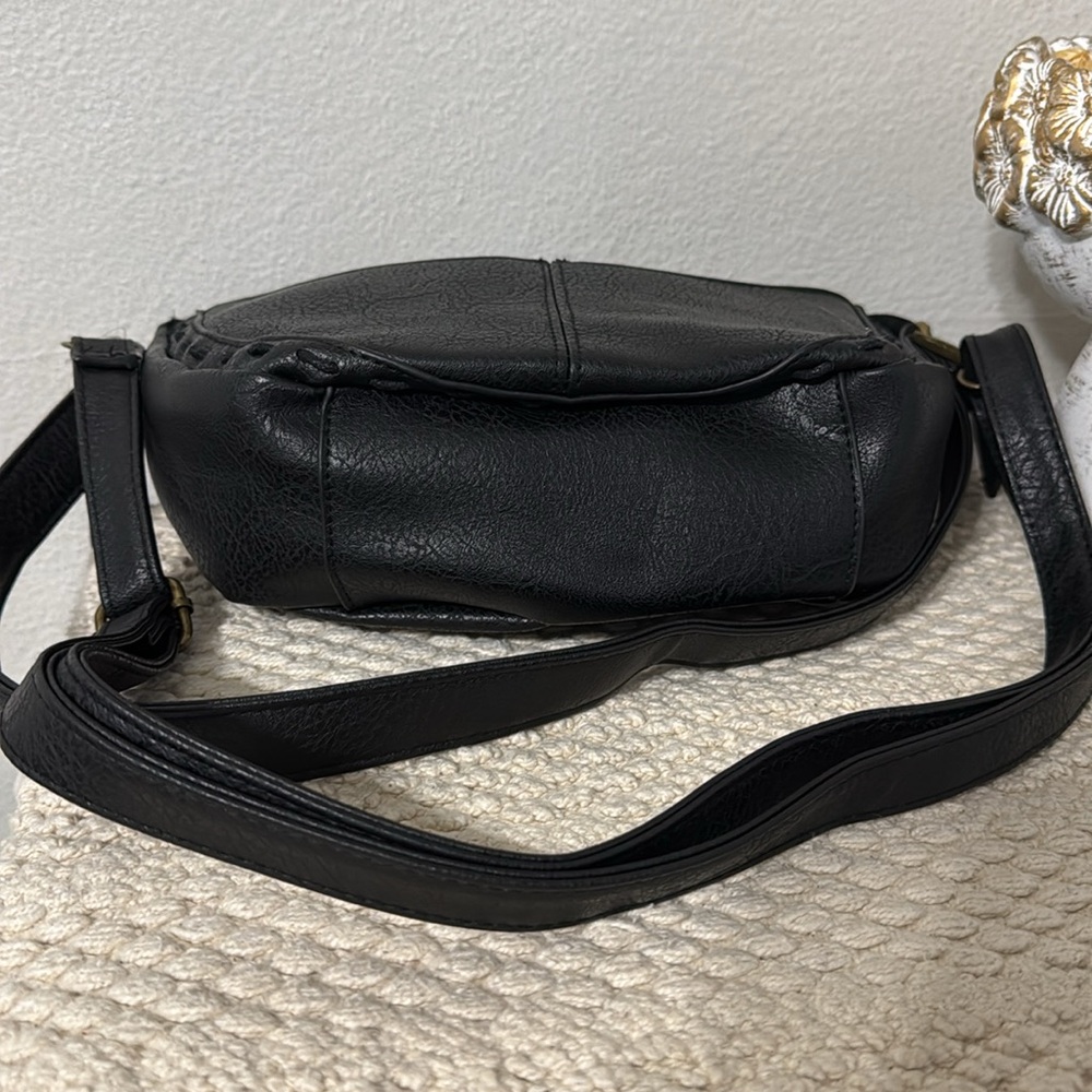 Stylish Black Shoulder Bag - Picture 4 of 10
